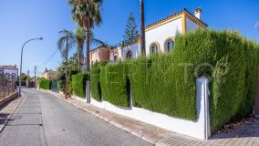 For sale semi detached house in Sanlucar la Mayor with 5 bedrooms