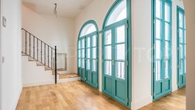 5 bedrooms house in Centre for sale