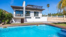 For sale house in Palomares del Rio with 4 bedrooms