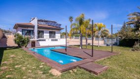 For sale house in Palomares del Rio with 4 bedrooms