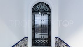 Vivienda de cuatro niveles en zona Centro Histórico de Sevilla, con patio andaluz y azoteas.