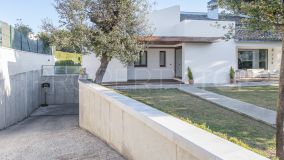 For sale villa with 5 bedrooms in Bollullos de la Mitacion