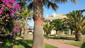 Apartment with seafront views in Isla Canela