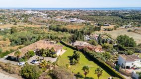 Villa for sale in Puerto del Capitan, Benahavis