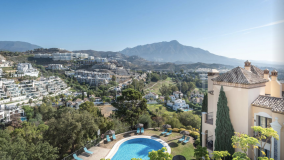 Lujoso Ático de 3 Dormitorios con Vistas Panorámicas en el Prestigioso Complejo Buenavista, La Quinta