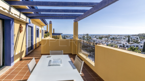 Exclusivo Ático de 4 Dormitorios en Los Jazmines, San Pedro Playa – Elegancia y Confort con Impresionantes Vistas al Mar