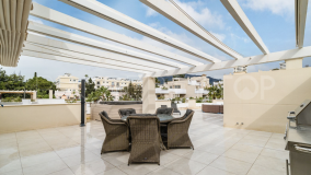 For sale penthouse in Fuente Aloha with 3 bedrooms