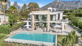 Exclusive six-bedroom villa in Villas Del Marques: Luxury living on Marbella's Golden Mile