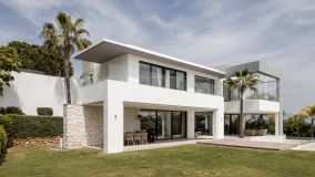 Stylish 5 bedroom villa with panoramic views in La Alqueria, Benahavis