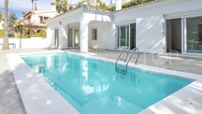 Elegant Coastal Retreat in La Cala de Mijas: Refurbished 3-Bedroom Villa with Private Pool