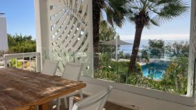Premier Coastal Living: Exceptional 3-Bedroom Apartment in Roca Llisa's Exclusive Area
