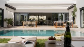 Exquisita villa de un solo nivel de 4 dormitorios: una armonía de lujo, sostenibilidad y serenidad en Valle Romano - Estepona