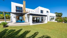 Appealing 5 bedroom mediterranean Style Villa with sea views in La Alqueria - Benahavis