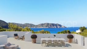 Exclusiva villa de 4 dormitorios con inigualables vistas al mar: la casa de sus sueños en la hermosa costa de Ibiza