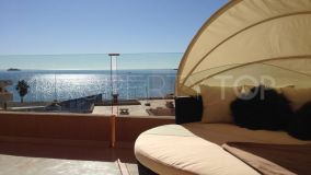 Renovated Beachfront Oasis: 3-Bedroom Apartment with Amazing Sea Views and Spacious Terrace in Playa d'en Bossa