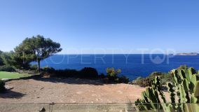 Sunset Serenity: A Luxurious Retreat on Ibiza's Coast