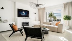 Ático lujoso y moderno de 3 dormitorios con orientación suroeste en el muy popular Alcores del Golf, Nueva Andalucía.