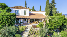 Cozy rustic 5 bedroom Country Villa with amazing coast views - New Golden Mile, Estepona