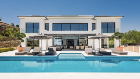 Prestigious modern 5 bedroom Villa with stunning panoramic views in Puerto de los Almendros - Benahavis