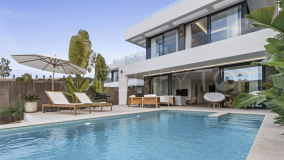 Contemporary 6 bedroom Villa with golf and mountain views in La Resina Golf - New Golden Mile, Estepona