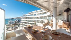 High quality 5 room luxury apartment with breathtaking views and directly located in Marina Botafoch