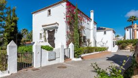 Elegant 5 bedroom villa in the heart of La Resina Golf: Pueblo Andaluz, a perfect home for families
