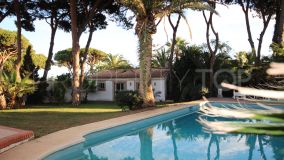 For sale Puerto de Cabopino villa with 4 bedrooms