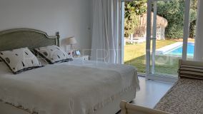 For sale villa in Los Monteros Playa with 4 bedrooms