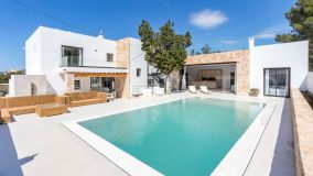 Fantástica finca de lujo de 8 dormitorios con casa de invitados en Cala de Bou - Sant Josep - Ibiza
