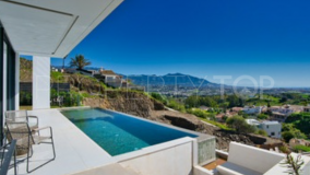 Fantástica villa de nueva construcción de 3 dormitorios en zona residencial con vistas al mar en Cerros del Aguila - Mijas Costa