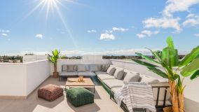 Brand new 5 bedroom townhouse 900m from the beach - Nueva Andalucia