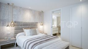 Apartamento de 2 dormitorios en venta en Estepona Centro