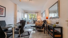 Comprar apartamento con 2 dormitorios en Calahonda Playa