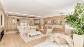 Stunning 3 bedroom duplex garden apartment with sea views in Grey D'Albion - Puerto Banus