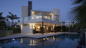 Villa en venta de 7 dormitorios en Parcelas del Golf