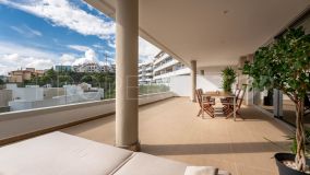 Apartamento en planta baja elevado de 3 dormitorios de nueva construcción con vistas panorámicas en Botanic - Benahavis