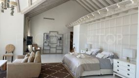 8 bedrooms villa in El Paraiso for sale