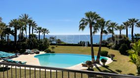 Impresionante Villa de 8 dormitorios en primera línea de playa en El Paraiso bajo con hermosas vistas al mar - Nueva Milla de Oro