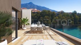 Penthouse for sale in Nueva Andalucia with 3 bedrooms