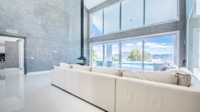 Buy villa in La Mairena with 7 bedrooms