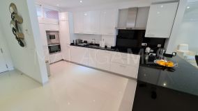 Apartamento en venta en Marina Mariola, Marbella Golden Mile
