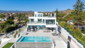 Villa for sale in Paraiso Alto, Benahavis
