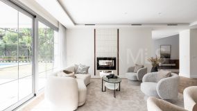 Villa for sale in Los Arqueros, Benahavis