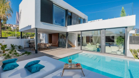 Villa for sale in El Paraiso, Estepona Öst