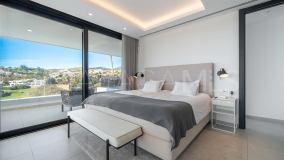 Villa for sale in Andalucia Alta, Nueva Andalucia