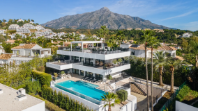 Villa for sale in Nueva Andalucia, Marbella