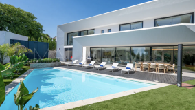 Villa for sale in Artola, Marbella East