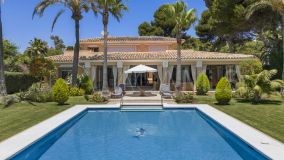 Villa for sale in Benamara, Estepona East