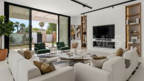 Villa for sale in New Golden Mile, Estepona Est