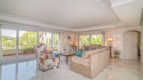 Villa for sale in Rio Real, Marbella East